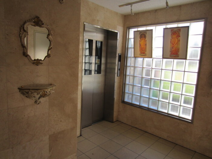 13/13 エントランス