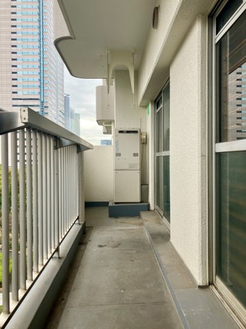 13/18 バルコニー