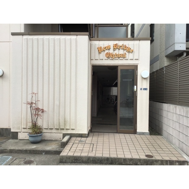 5/5 エントランス