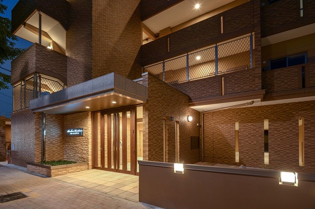 16/21 エントランス