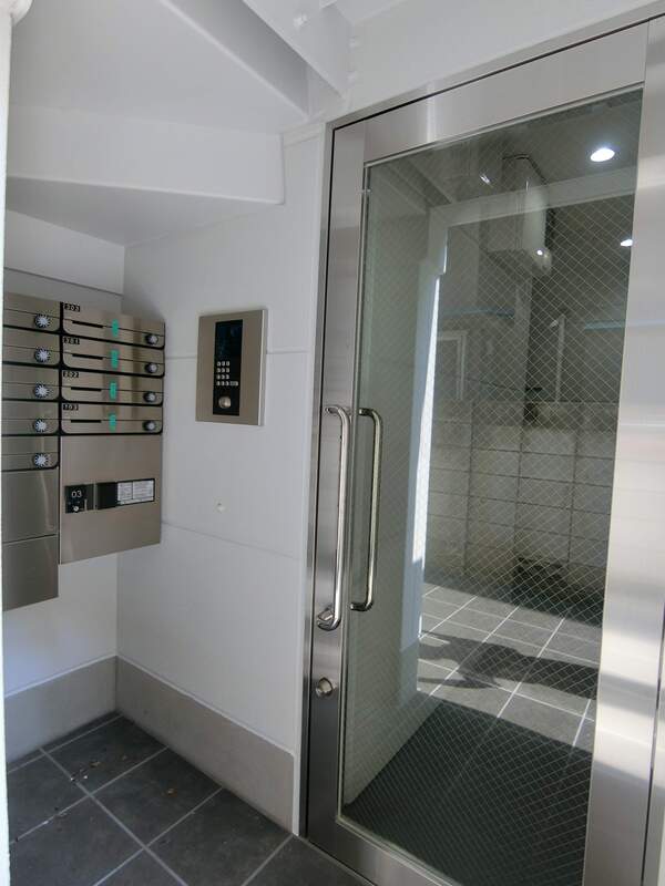 15/15 エントランス