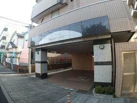 14/14 エントランス