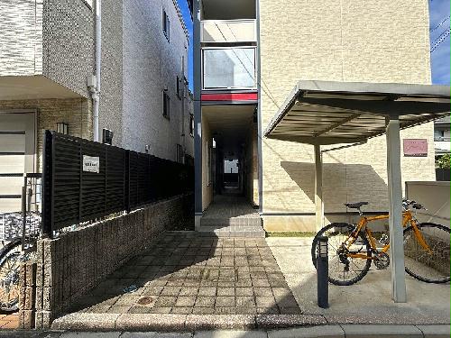 2/2 エントランス