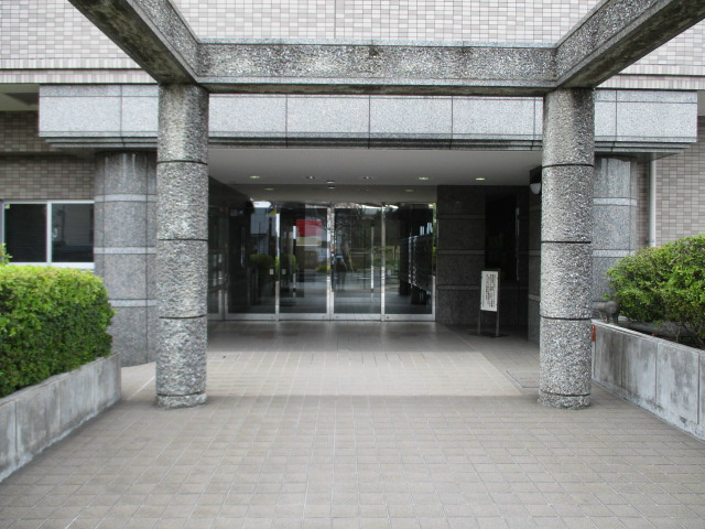 2/2 エントランス