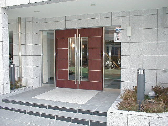 17/17 エントランス