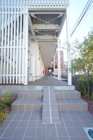 18/19 エントランス