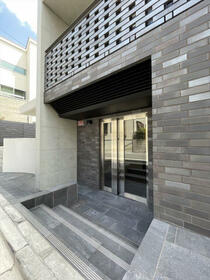 16/16 エントランス