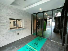 14/16 エントランス