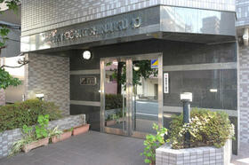 16/16 エントランス