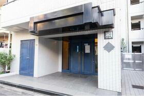 13/13 エントランス