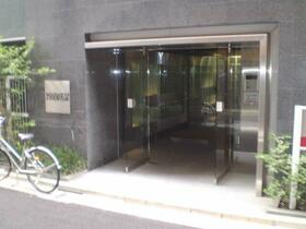 16/16 エントランス