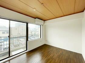 15/15 エントランス