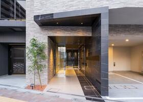 16/16 エントランス