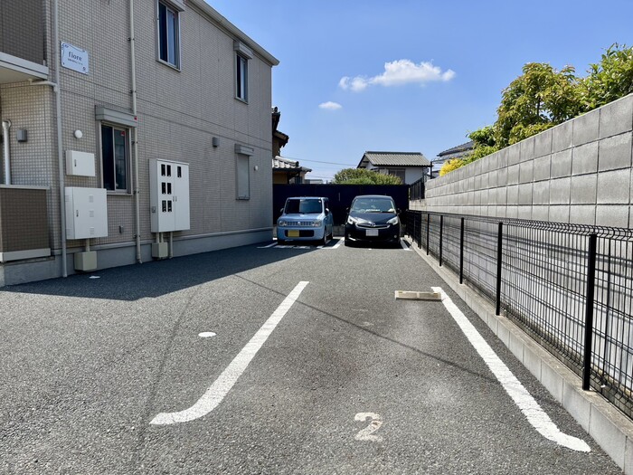 20/20 駐車場