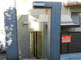 13/14 エントランス