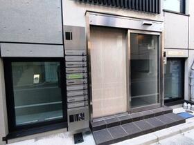 16/16 エントランス