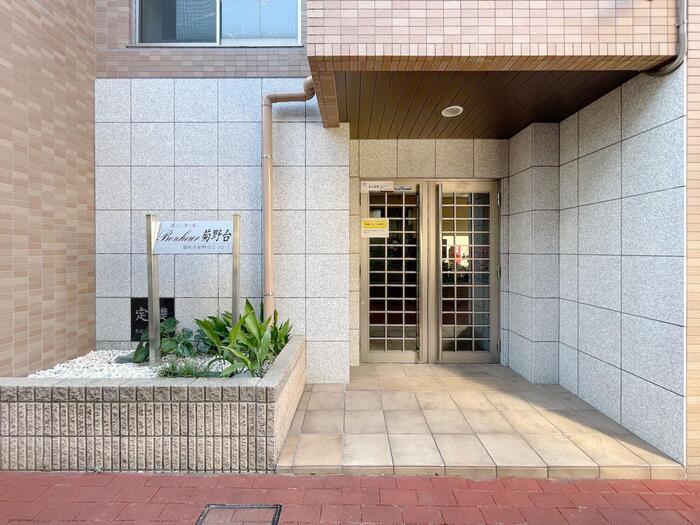 8/10 エントランス