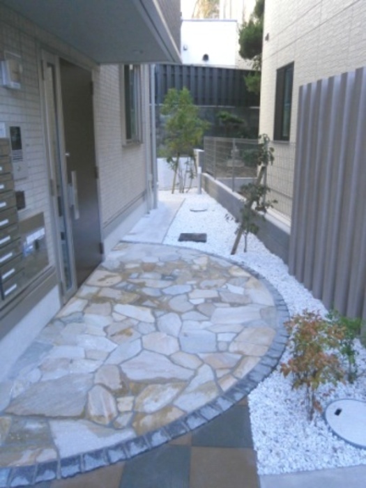 20/29 エントランス