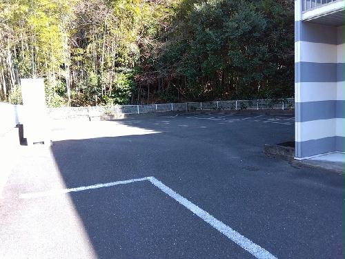 14/14 駐車場