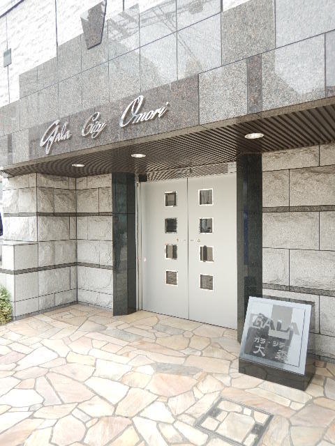 26/28 エントランス