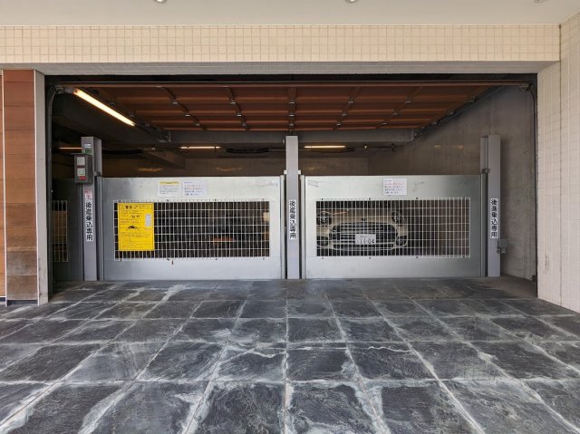 2/5 駐車場