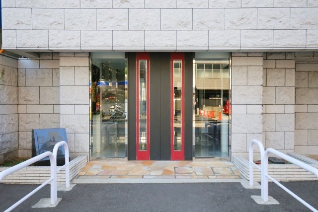 17/23 エントランス