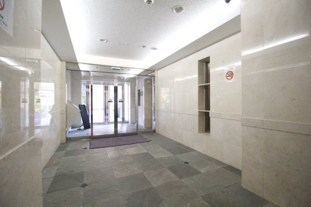 22/23 エントランス