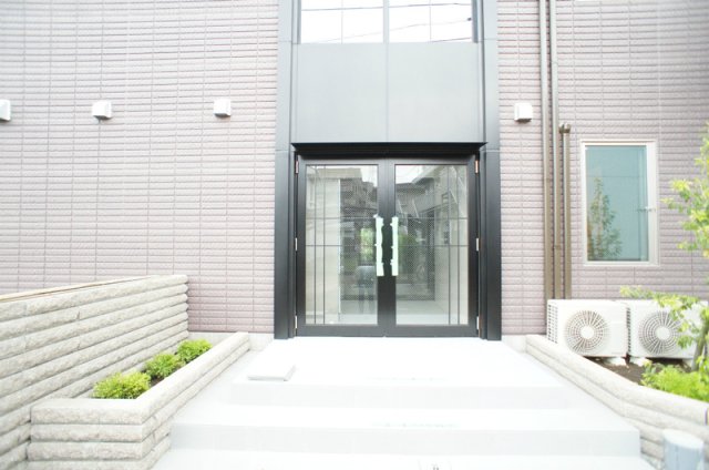 25/25 エントランス