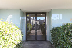 16/16 エントランス