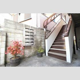 16/16 エントランス