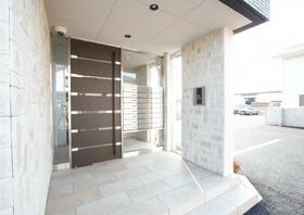 14/14 エントランス