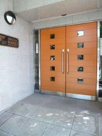 16/16 エントランス