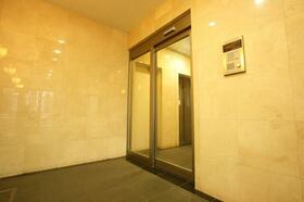 13/14 エントランス