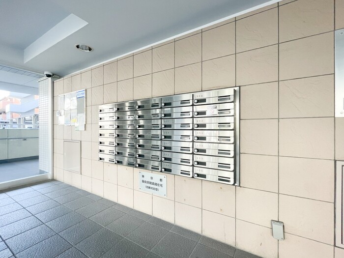 16/20 エントランス