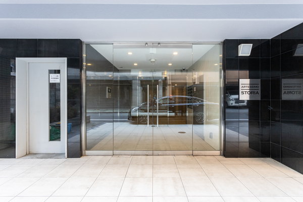 5/5 エントランス