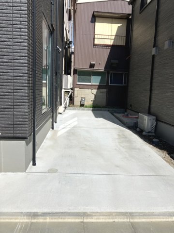 14/14 駐車場