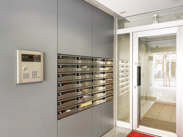 28/28 エントランス