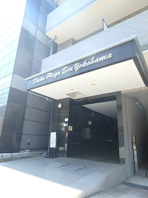 21/26 エントランス