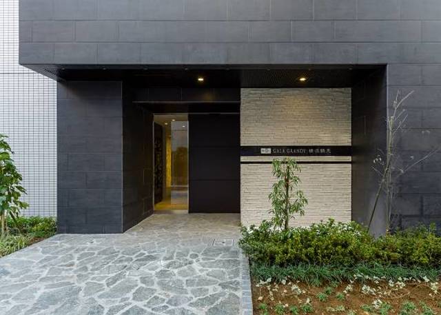 25/28 エントランス