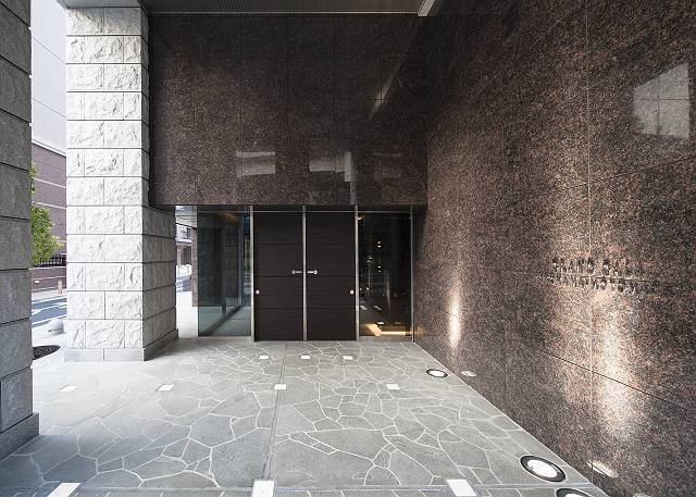 26/30 エントランス