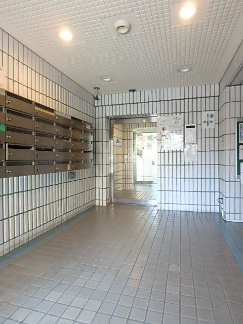 2/2 エントランス