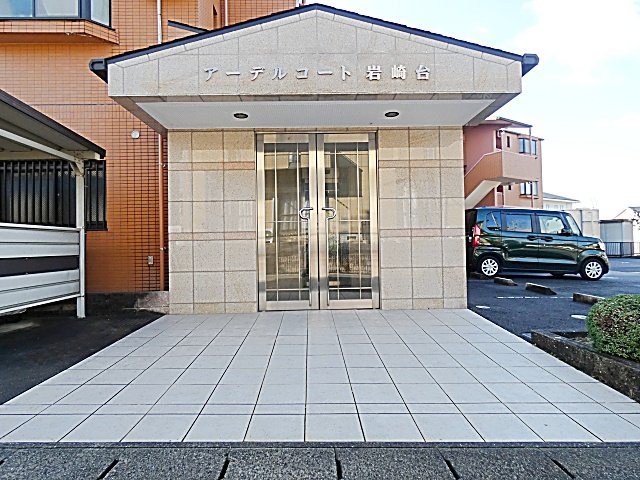 26/29 エントランス