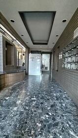 16/16 エントランス