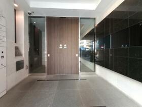 13/13 エントランス