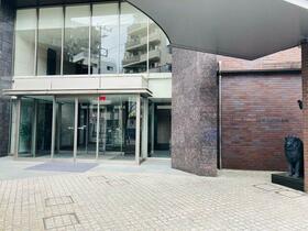 16/16 エントランス