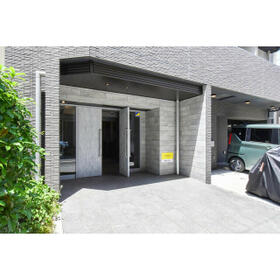 5/5 エントランス