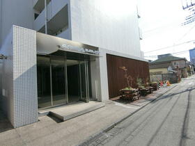 15/16 エントランス