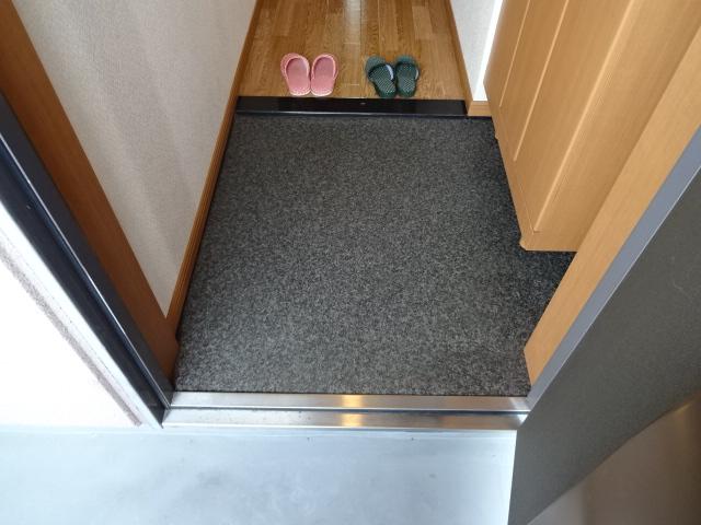 14/28 玄関