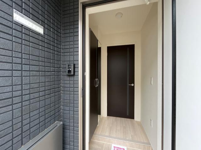 13/27 玄関