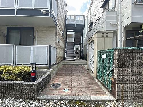 2/2 エントランス